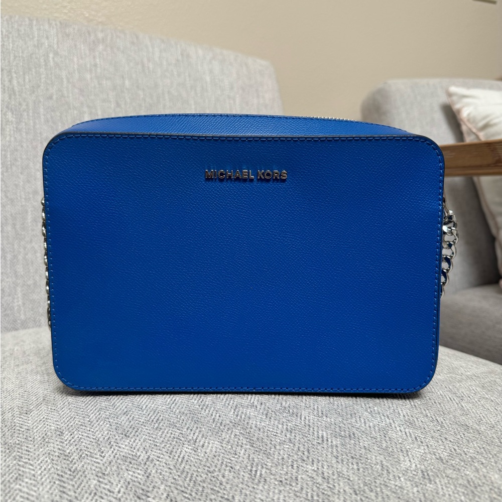 Michael Kors Jet Set Crossbody Purse. $168